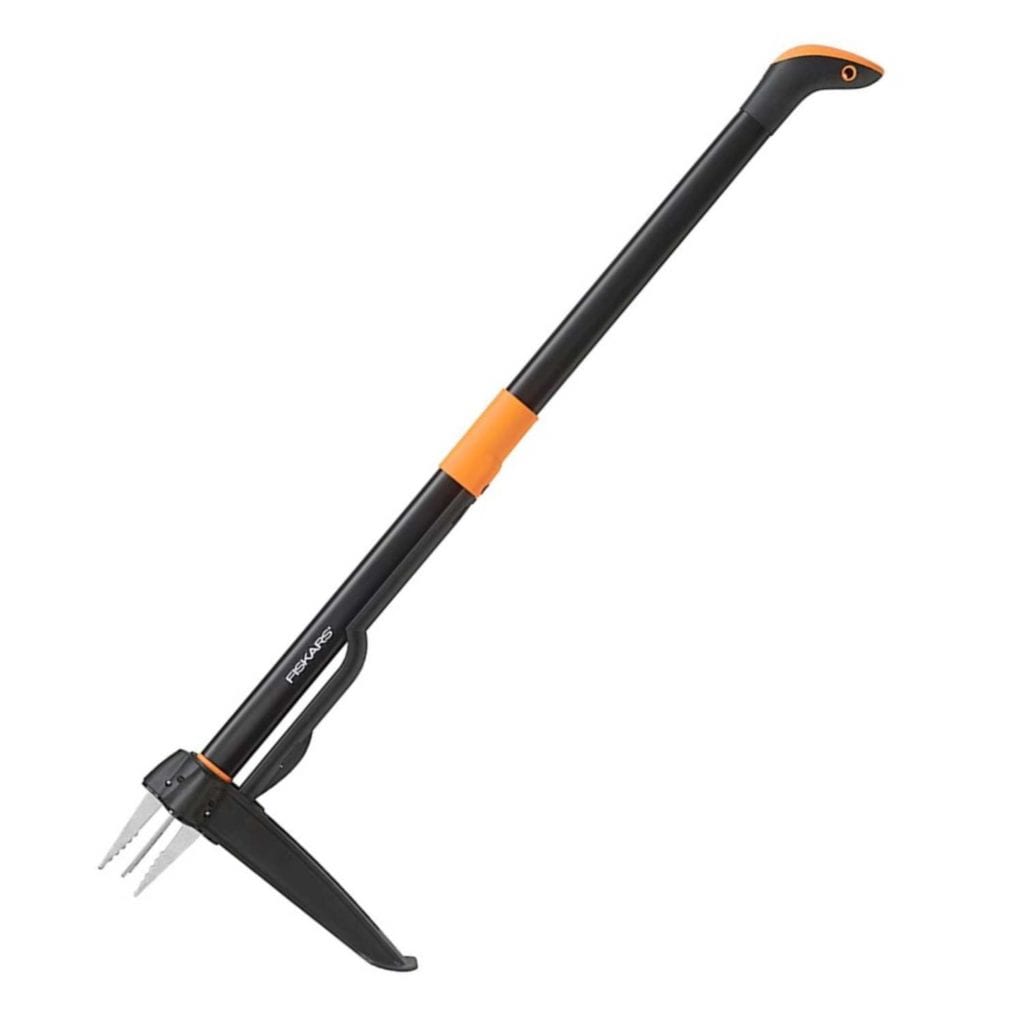 Fiskars 4-Claw Stand Up Weeder With Easy Eject Main Image - Good Fathers Day Gifts For Dad